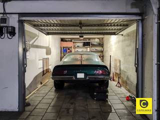 <p><span>Ondergrondse garagebox met automatische garagepoort op zeer goede locatie. </span></p><p><span>Deze ruime garagebox heeft volgende afmetingen: 6,5m diep x 3,1m breed x 2,7m hoog. </span></p><p><span>De garagebox is bovendien voorzien van een individuele elektriciteitsmeter. </span></p><p><span>Huurprijs 140 euro/mnd - Provisiekosten: 5 euro/mnd</span></p><p><span> </span></p><p><span>Voor meer informatie of een bezoek, stuur een mail naar verhuur@coprimmo.be</span></p><p><span> </span></p>