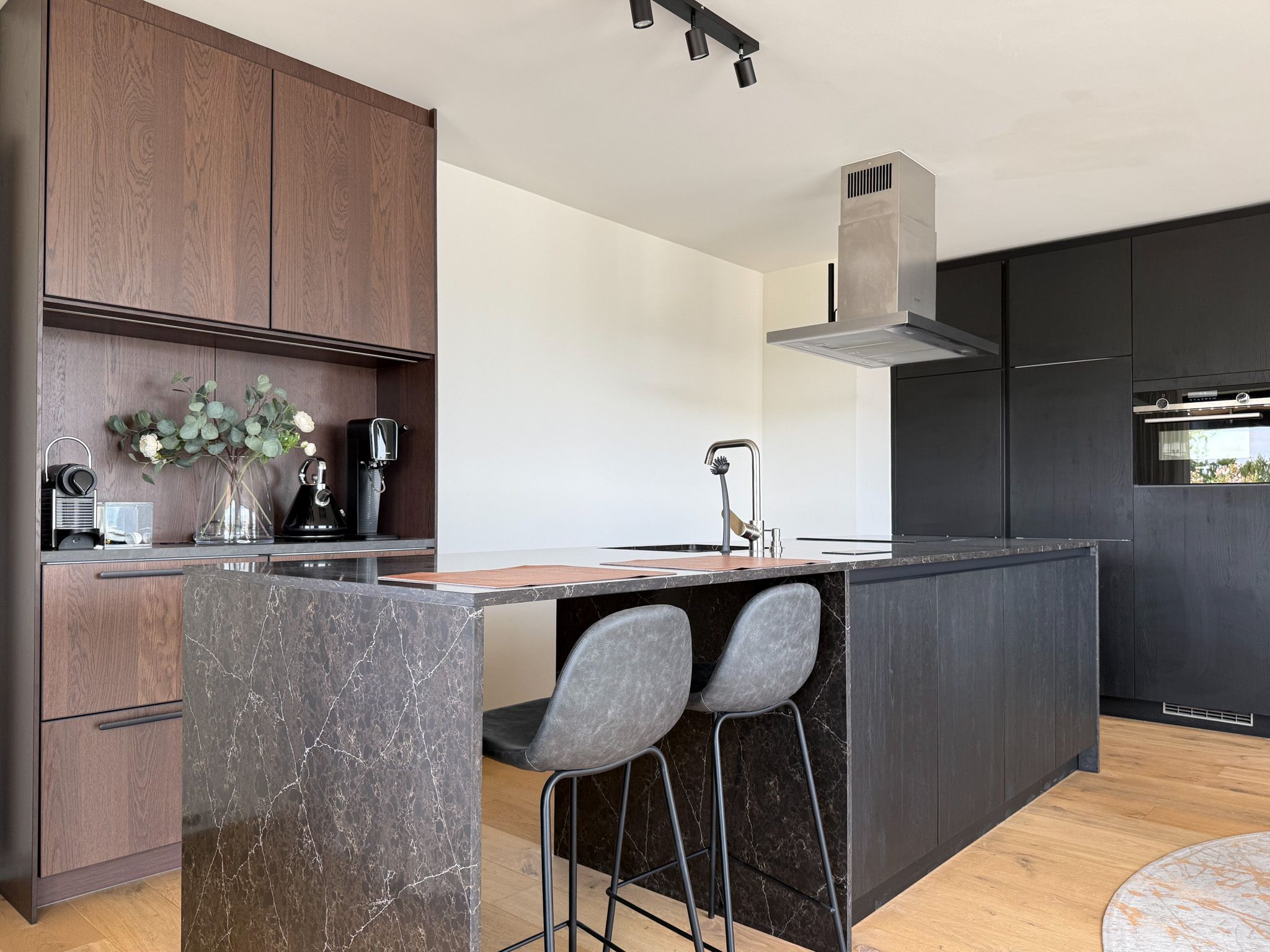 Bemeubelde 3-slaapkamerpenthouse met terras & garage te huur in Gent! - foto 5