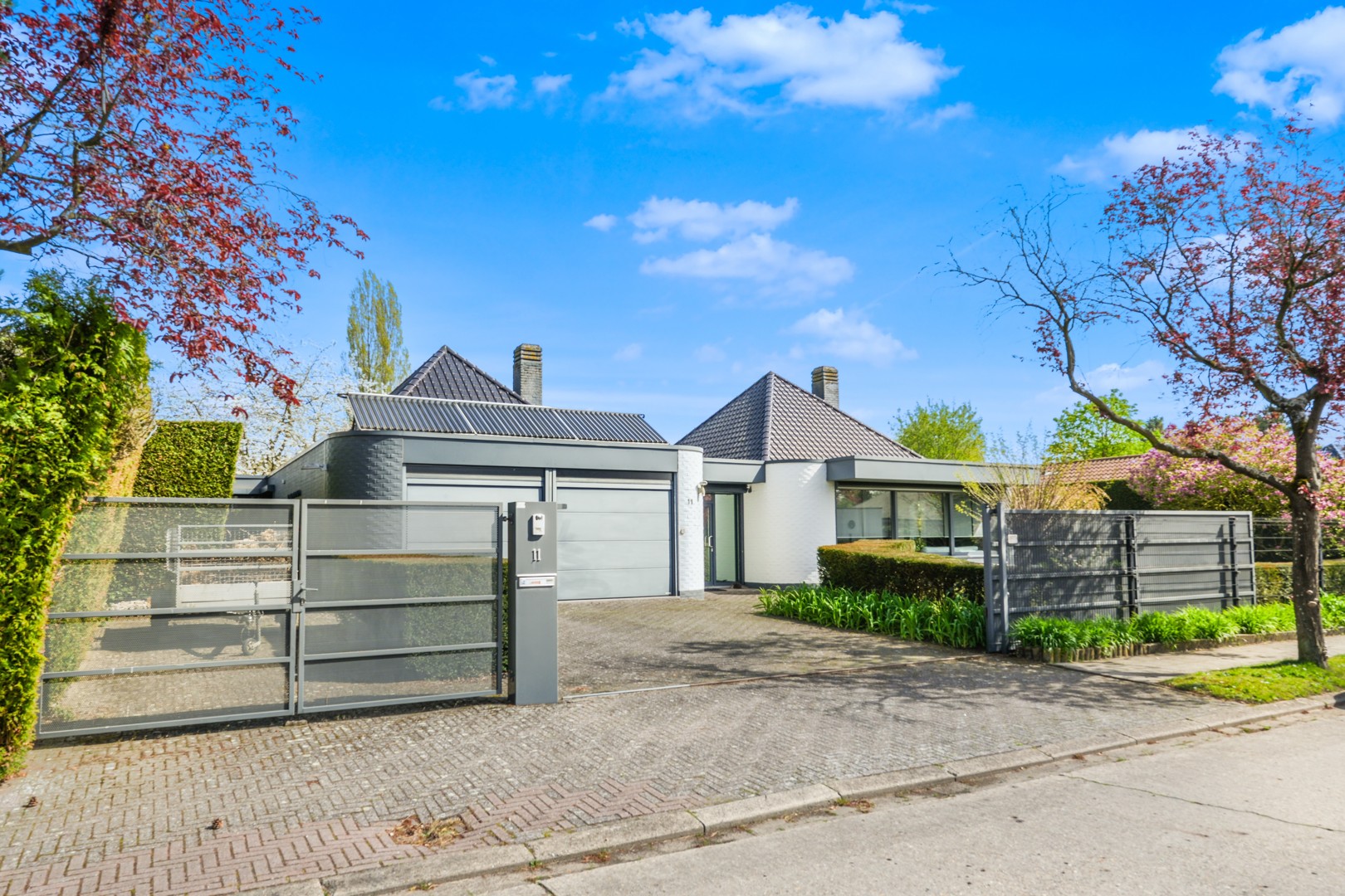 Exclusieve architectenvilla met prachtige tuin - foto 3