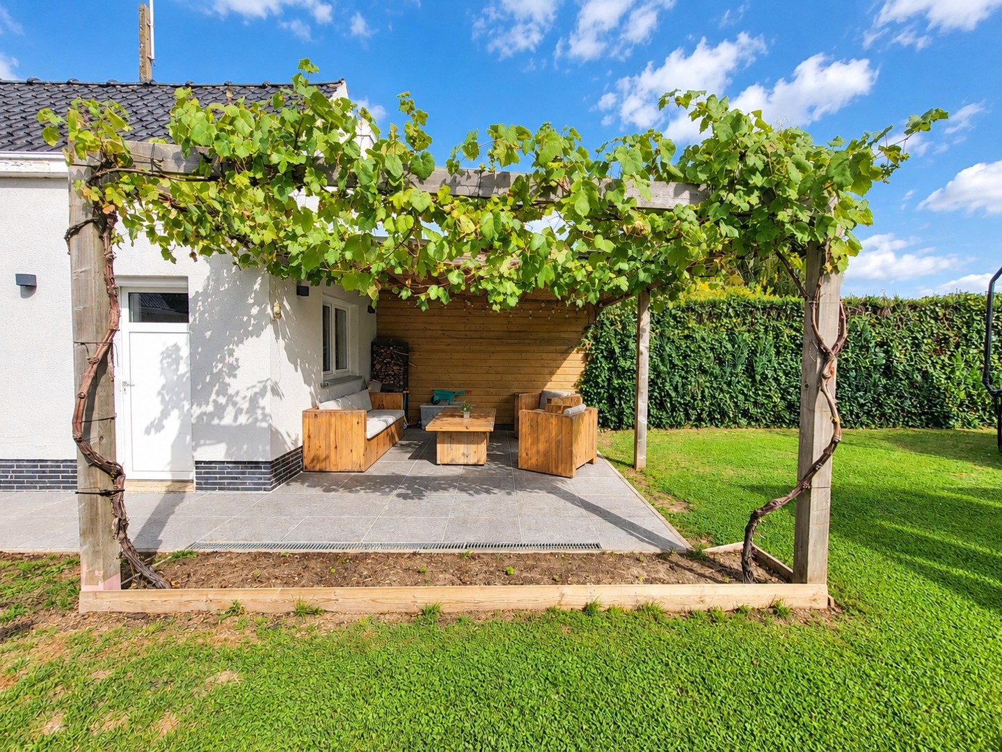 Gerenoveerde woning met garage en zonnige tuin in landelijke omgeving. Topper! - foto 4