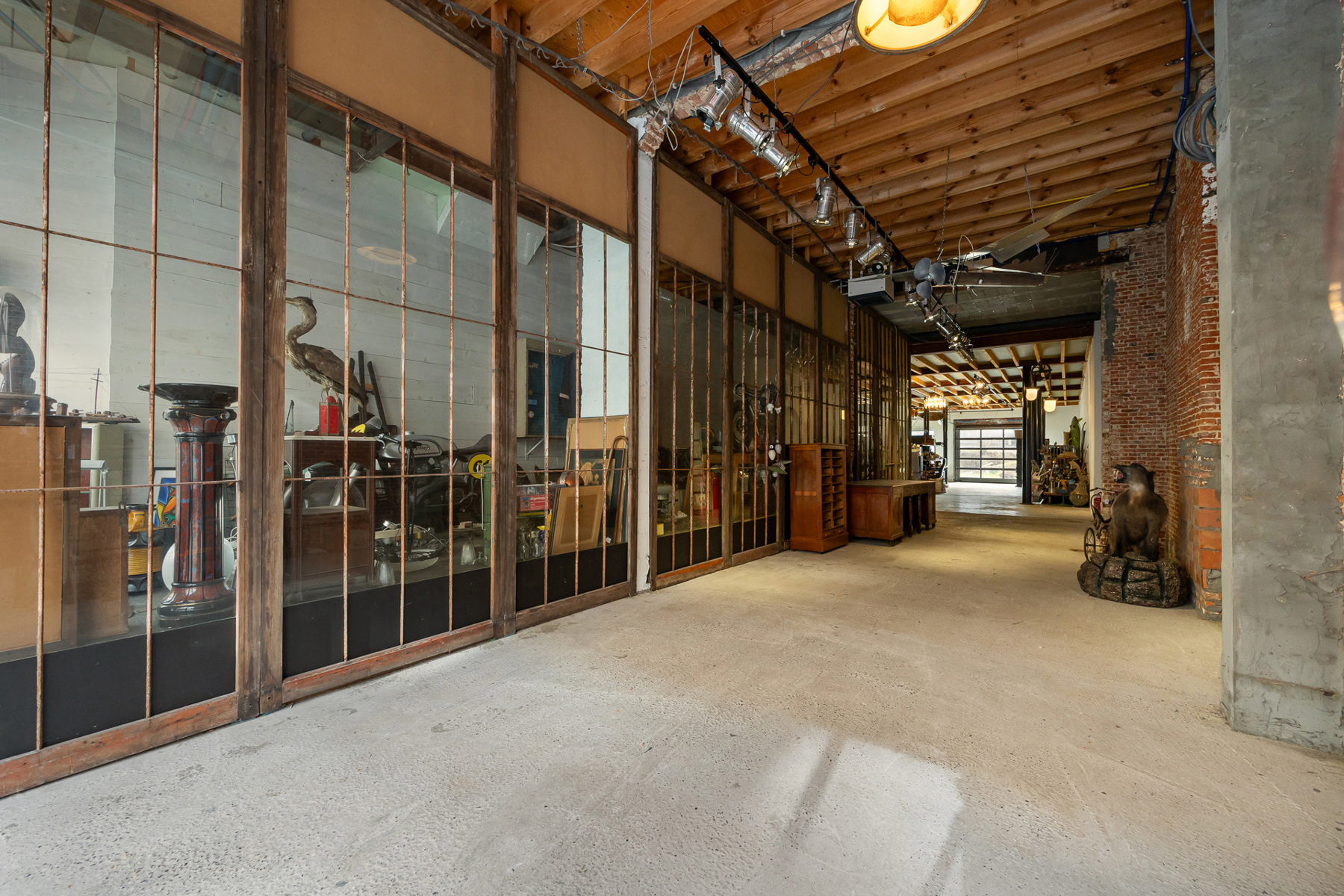 Uitzonderlijk handelspand met duplexapp en garage in Kontich - foto 4