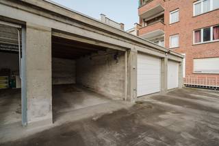 Garagebox in het hart van KortrijkBent u op zoek naar een veilige, goed gelegen parkeerplaats of extra opslagruimte in Kortrijk?Dit is uw kans.Garage...