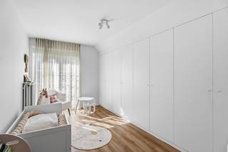 Welkom in deze stijlvolle en instapklare villa op Rodenburg. Een volledig gerenoveerde eigendom waar licht, comfort en afwerking perfect samenkomen.U...