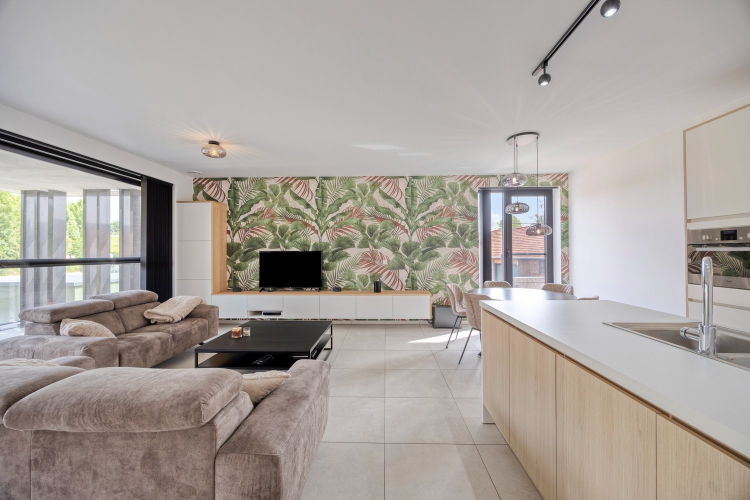 Nieuwbouwappartement met tuin en twee parkeerplaatsen te koop te Sint-Truiden! - foto 5