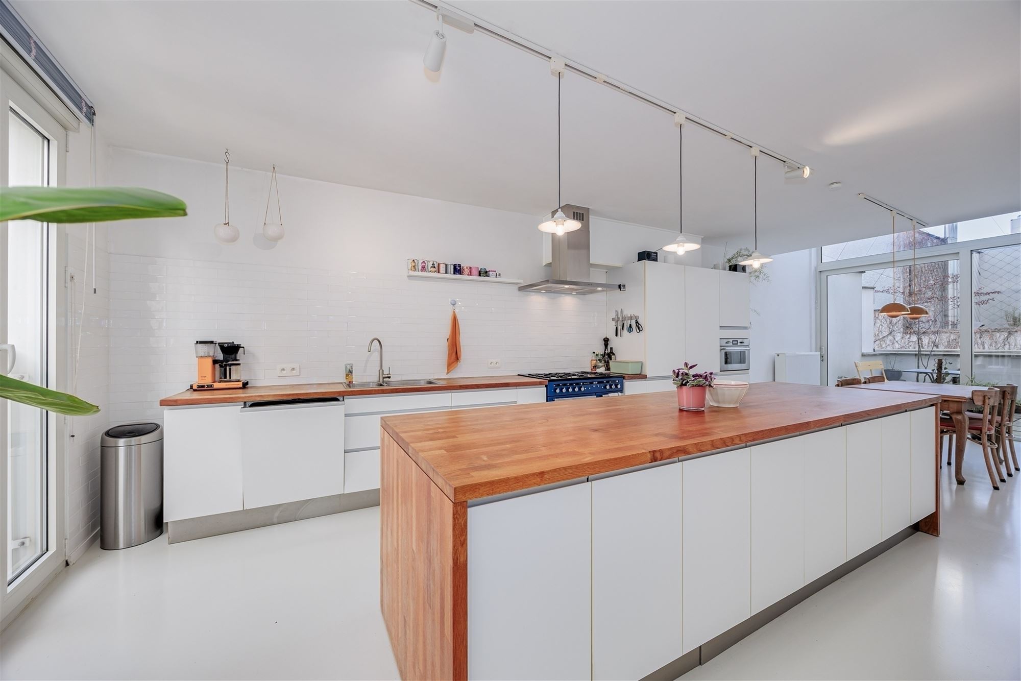 Prachtige woning met 3 slk en groot terras aan een zonnig plein - foto 2