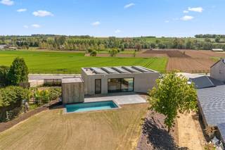 First viewing day Saturday 30 May - reserve your time slot via www.polares.euThis fully finished, ultra-modern new-build villa is located on a...