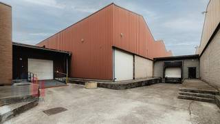 1.255 m² Opslagruimte te huur.Gelegen in industriezone Cargovil, op amper 2 min. rijafstand (850 m) van de N1 met een vlotte ontsluiting naar de...