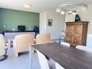 Mooi & ruim recent twee-slaapkamer-appartement op een rustige ligging op fietsafstand van het centrum van Mechelen. Met het zonnetje op uw terras...