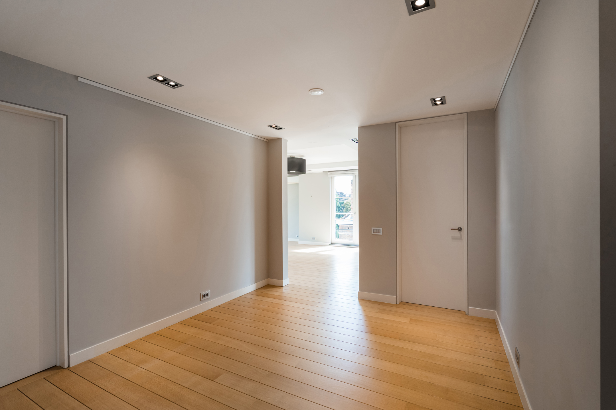 Apartment for rent in Woluwe-Saint-Pierre with 3 bedrooms - photo 4