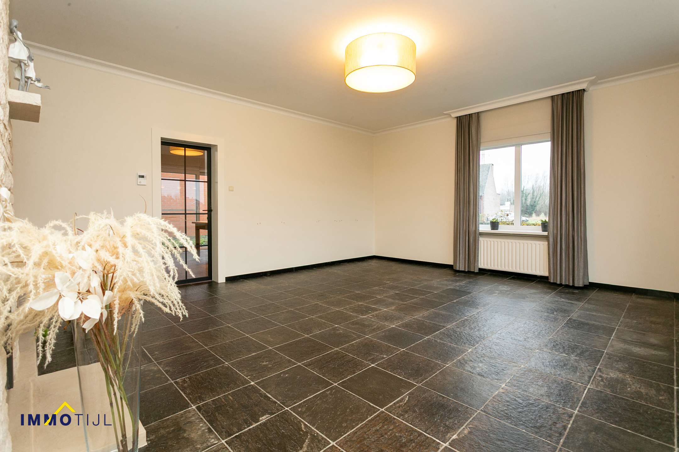 Instapklare gelijkvloerse villa met grote tuin - foto 2