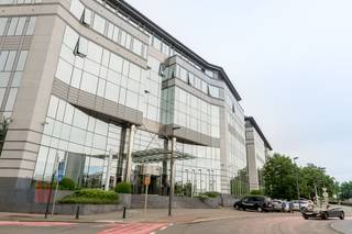 Dans cet immeuble de bureaux de qualité, un total de 654 m² d’espaces de bureaux lumineux est disponible au 5e étage.Le bâtiment est situé à...