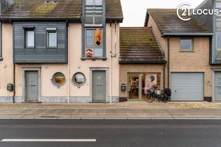 Move-in ready house with multifunctional space, solar panels, and prime location in BeverenThis well-maintained house in Vrasene (Beveren) offers a...