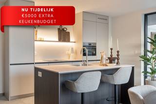 Op een boogscheut van het centrum van Halen en op slechts 3 minuten wandelen van de gekende snuffelmarkt hebben in ons prachtig nieuwbouwproject “<strong>Residentie Halon</strong>” nog enkele mooie appartementen op verdiep te koop! Appartement A9 bijvoorbeeld beschikt over 2 ruime slaapkamers en heeft een aangenaam terras.<br /><br />Ook dit nieuwbouwappartement beschikt over een eigen warmtepomp en PV-panelen om zo uw energiefactuur tot een minimum te beperken. Een groot pluspunt als toekomstige woonst of duurzame en kwalitatieve investering!<br /><br />Voor meer informatie ontvangen we u graag bij ons op kantoor of ter plaatse om dit prachtige project tot in de puntjes toe te lichten. Bel nu Elien Mombaerts op het nummer 0470/38.21.30.