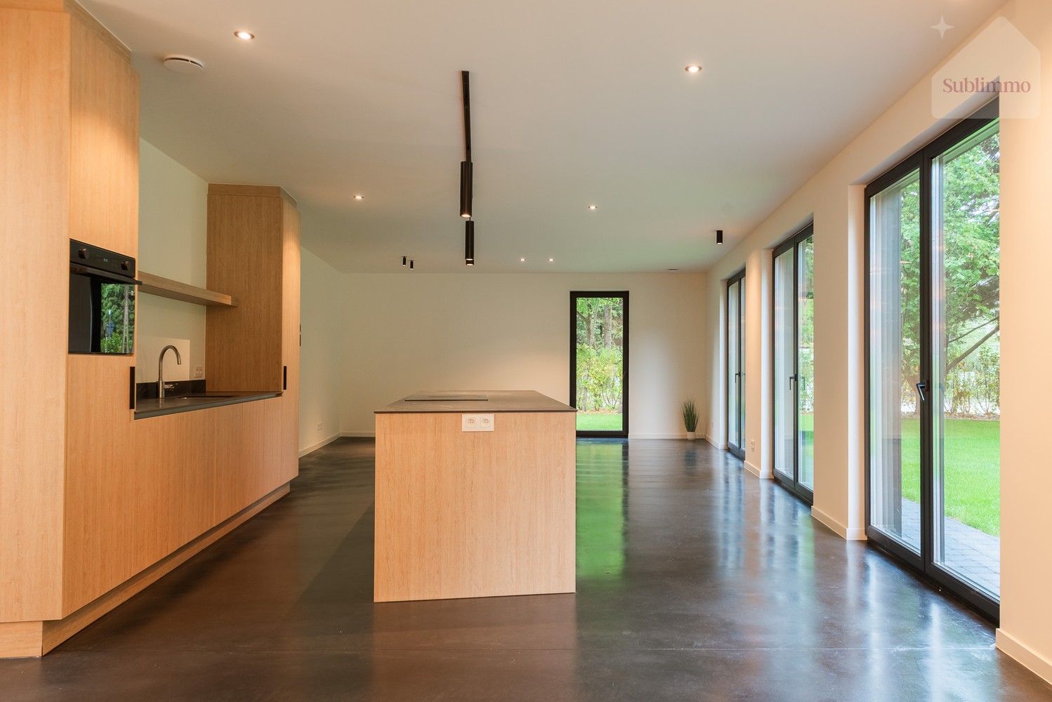 Volledig gerenoveerde karakterwoning met prachtige aangelegde tuin, polyvalente ruimte en 3 slaapkamers - foto 5