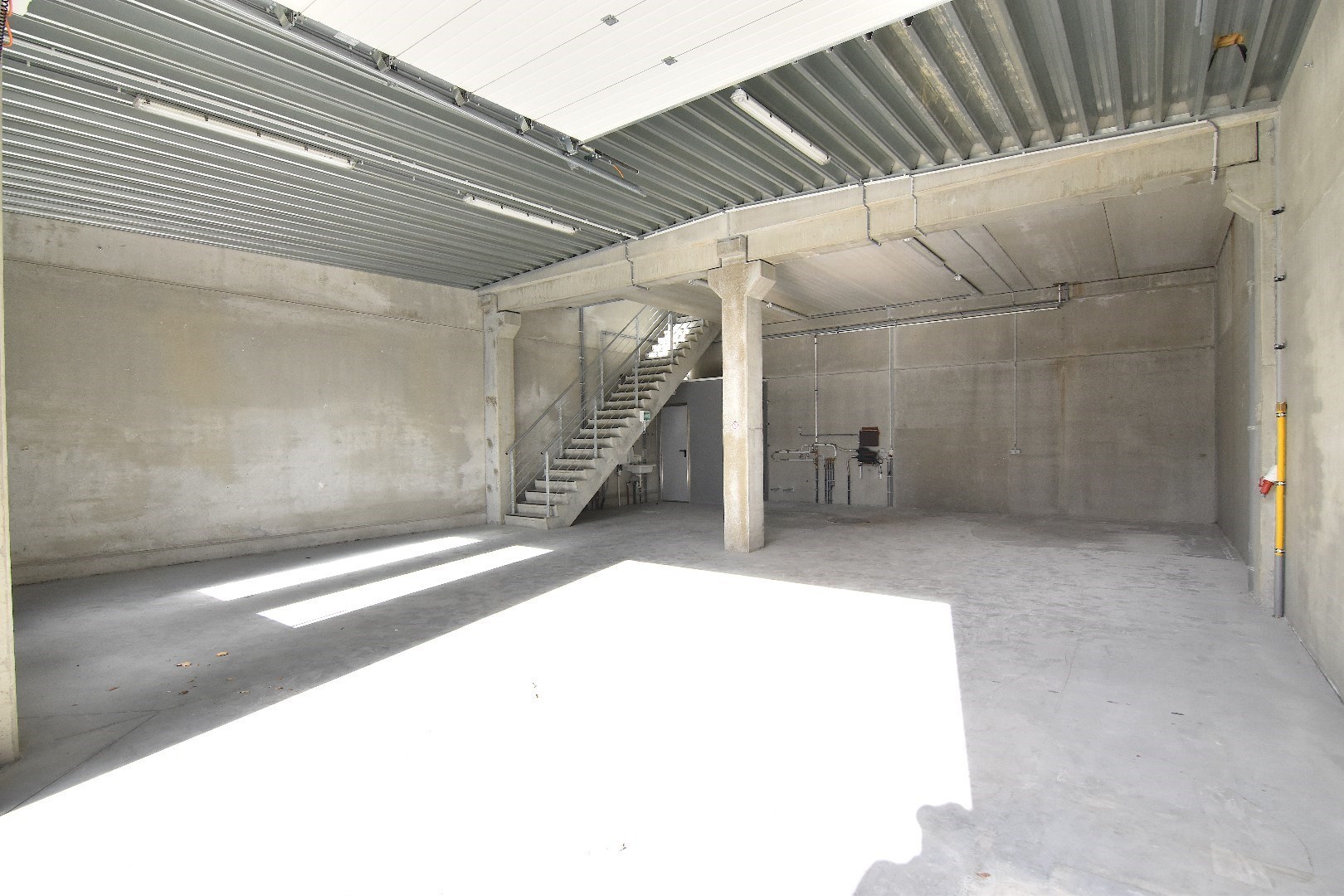 Commercial for rent in Sint-Michiels - photo 2