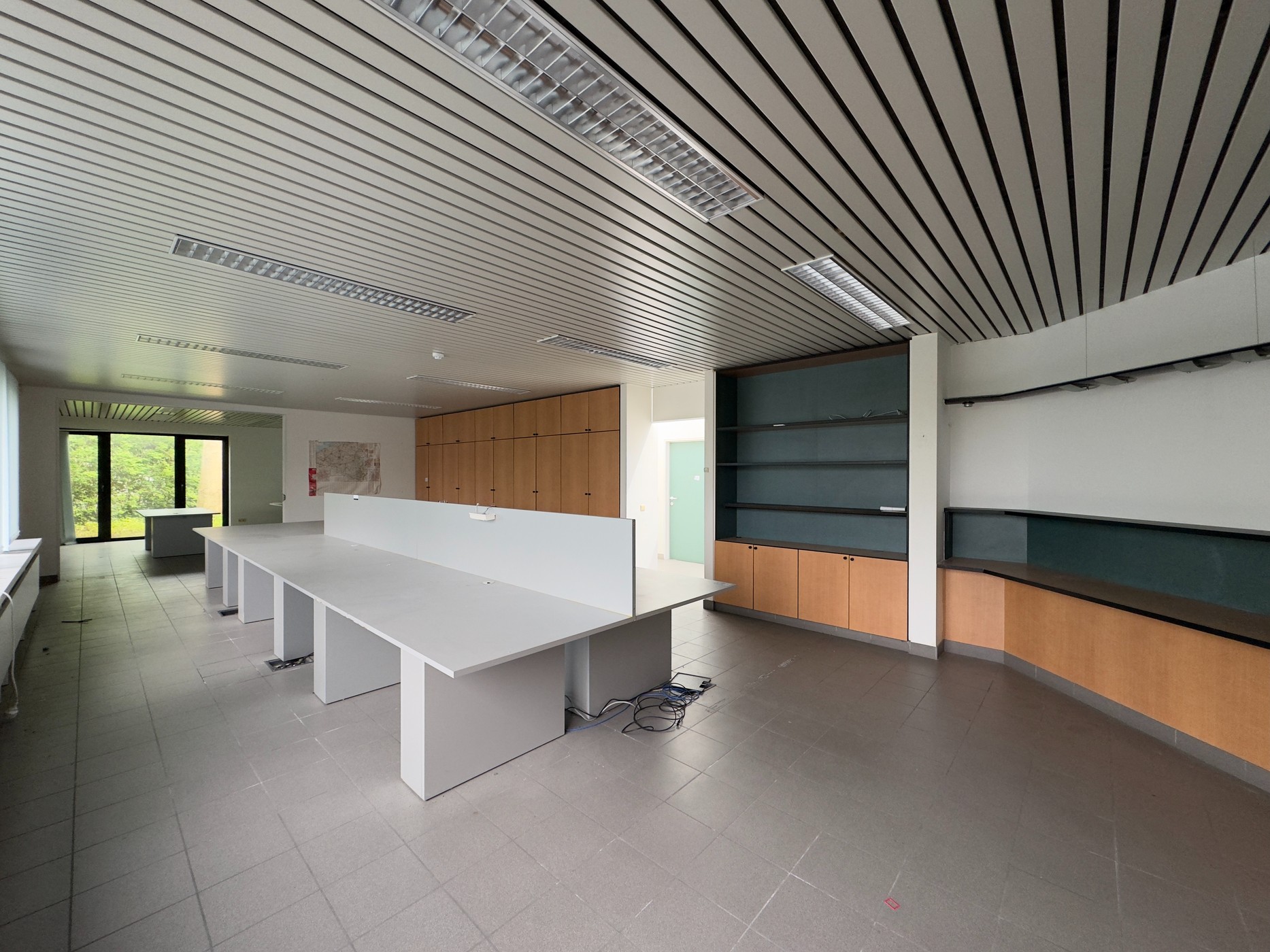 Bedrijfsgebouw met magazijn 1.888m² en kantoor 323 m² te Meulebeke - photo 5