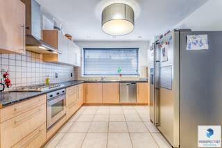 RAMSKAPELLE – Ruime woning met 4 slaapkamers, garage en tuin gelegen in het centrum van Ramskapelle. <br />INDELING: Inkomhal met gastentoilet, badkamer en slaapkamer op het gelijkvloers. Ruime open keuken met eetplaats, toegangsdeur naar de tuin, grote lichtrijke leefruimte met brede raampartijen en zicht op de tuin. <br />Verder is er een grote garage met veel bergruimte, ideaal voor wagen, fietsen en extra opslag. <br />Op de eerste verdieping bevindt zich een grote dubbele slaapkamer en een badkamer. Op de 2de verdieping is er slaapkamer met een mezzanine.<br />Buiten is er een goed onderhouden tuin en terras.<br /> <br /><strong>Troeven:</strong><br />- Rustige en verkeersluwe ligging <br />- Ruime tuin met aangename buitenruimte <br />- 4 volwaardige slaapkamers <br />- Vernieuwde woning <br />- Grote leefruimte met tuinzicht <br />- Garage met extra bergruimte <br />- Landelijke en aangename omgeving <br />- Vlotte verbinding naar Brugge en Knokke<br /><br />Contacteer PERSPECTIEF VASTGOED – 7 op 7 bereikbaar – voor meer informatie of een bezoek.<br />Bel 050/550.750 of mail naar info@perspectiefvastgoed.be.