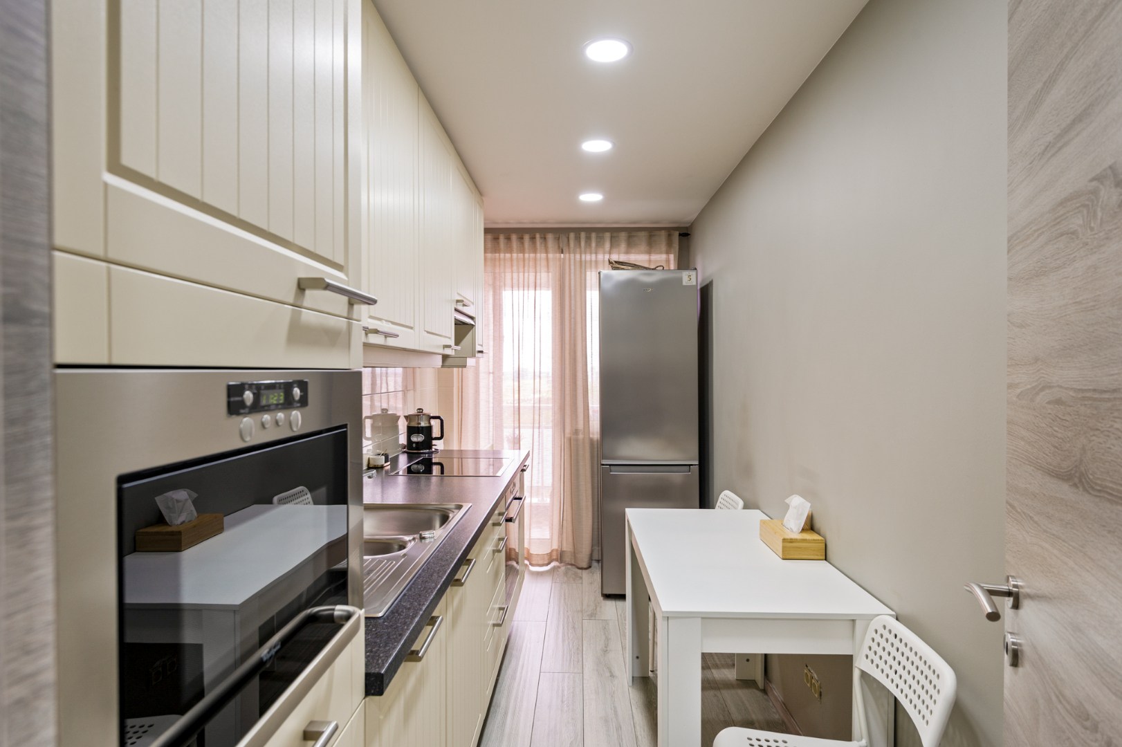 Stijlvol gerenoveerd appartement met 3 slaapkamers op centrale ligging - foto 5