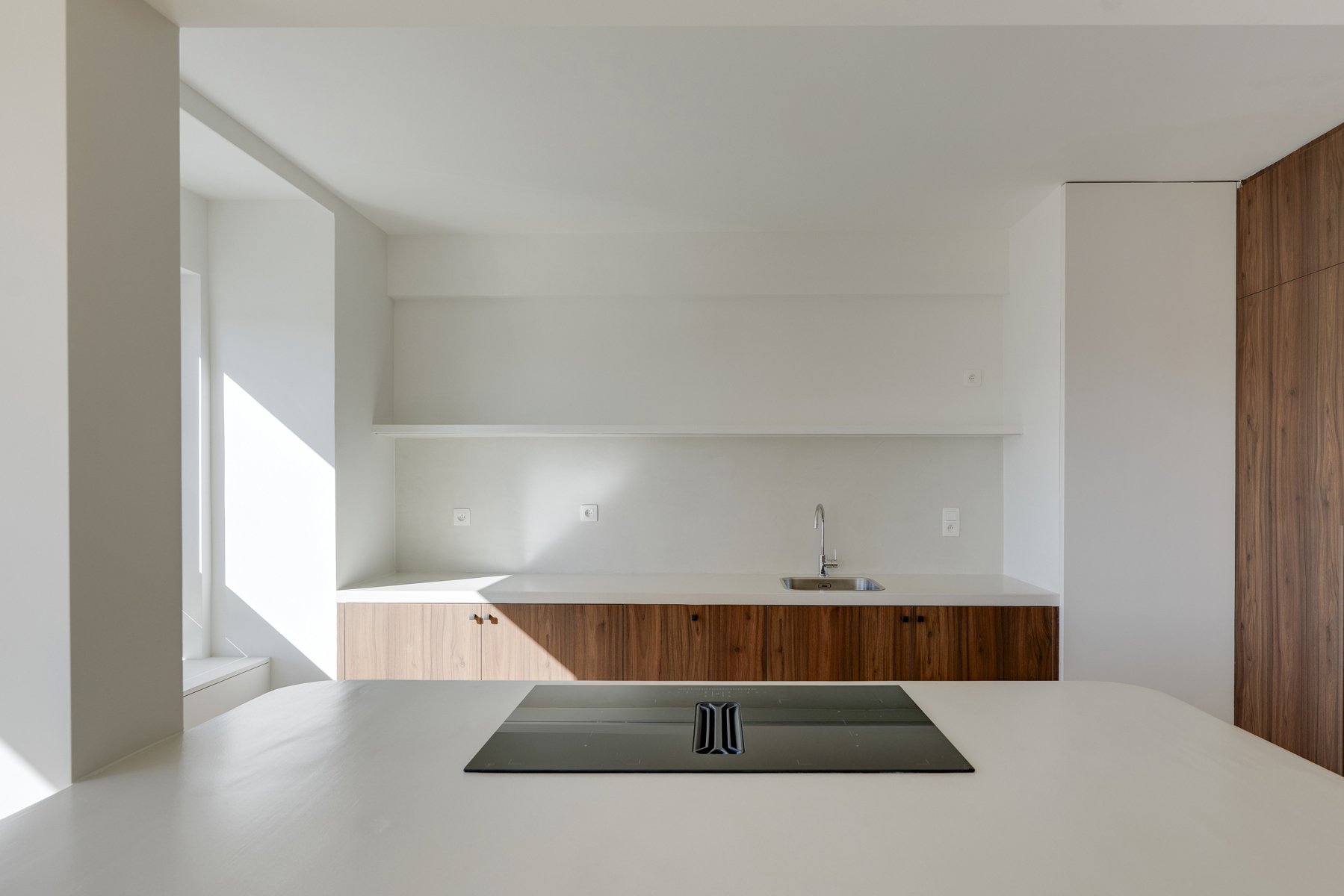 Stijlvol gerenoveerd 3-slaapkamerappartement met garagebox! - foto 4
