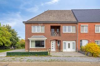 Gezinswoning met 4 slaapkamers op een perceel van 15a 94ca te koop in Tessenderlo-HamDe woning is gelegen op Schutpenning, nabij het centrum van...