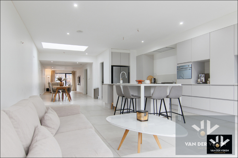 Voll gerenoveerde woning met 5 slpk 3 badk - foto 5