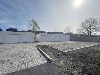 est situé dans la Stationsstraat à Deerlijk, composé de maisons de 3 chambres, possibilité de 5. Vivre dans ces maisons neuves est agréable grâce à...