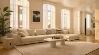 Exclusief appartement van 300 m2 met grandeur in het hart van de stad! <br /><br />Pal in centrum en omgeven door cultuur, winkels en gastronomie bevindt dit uitzonderlijk ruim appartement zich. Een unieke woonst die luxe comfort en elegantie moeiteloos combineert.<br /><br />De royale leefruimte baadt in natuurlijk licht en straalt een ongeëvenaarde grandeur uit dankzij de hoge plafonds, kwaliteitsmaterialen en doordachte indeling. De volledig geïnstalleerde keuken met ontbijthoek als hart van de woning bevindt zich aan het rustgevende terras met zicht op de binnentuin en handelsbeurs. Perfect voor zowel dagelijkse rust als stijlvolle ontvangsten. <br /><br />Het appartement beschikt over 4 volwaardige slaapkamers waarvan de master suite eigen dressing en luxe badkamer. In totaal zijn er drie badkamers, wat garant staat voor maximaal comfort en privacy voor het hele gezin of gasten.<br /><br />Een zeldzame combinatie van ruimte, stijl en ligging, ideaal voor wie op zoek is naar iets buitengewoons in het centrum.<br /><br />Parking mogelijks bij aan te kopen voor 2 wagens achter elkaar aan 75.000 euro. Kelderberging beschikbaar in het gebouw.