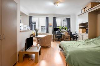 Studio-appartement op toplocatie in het centrum van Antwerpen. Een ideale starters woonplek of investering.Indeling:Goed onderhouden studio op de 2e...
