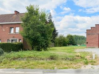 ZUIDWEST GERICHT BOUWPERCEEL met prachtig vergezicht in het LANDELIJKE ELLEZELLES. Dit mooi gelegen PERCEEL VAN 722 M² bevindt zich aan de rand...