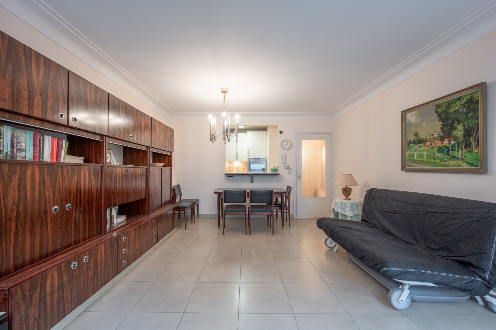 Appartement à rafraîchir situé dans une résidence à l'angle de la rue d'Ypres et de l'avenue de la Côte, à 50 m de la digue et à proximité de la place du Triangle. - photo 4