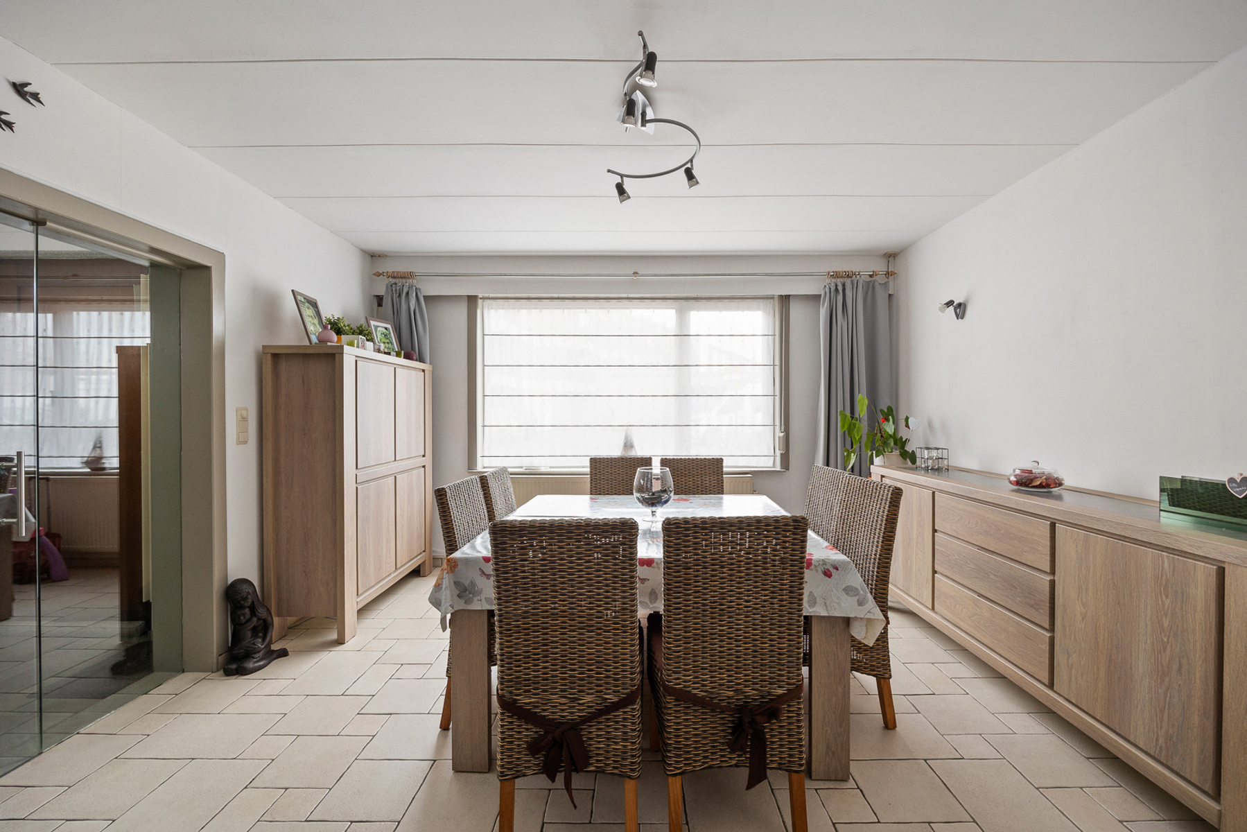 HALFOPEN BEBOUWING MET GROTE GARAGE - foto 4
