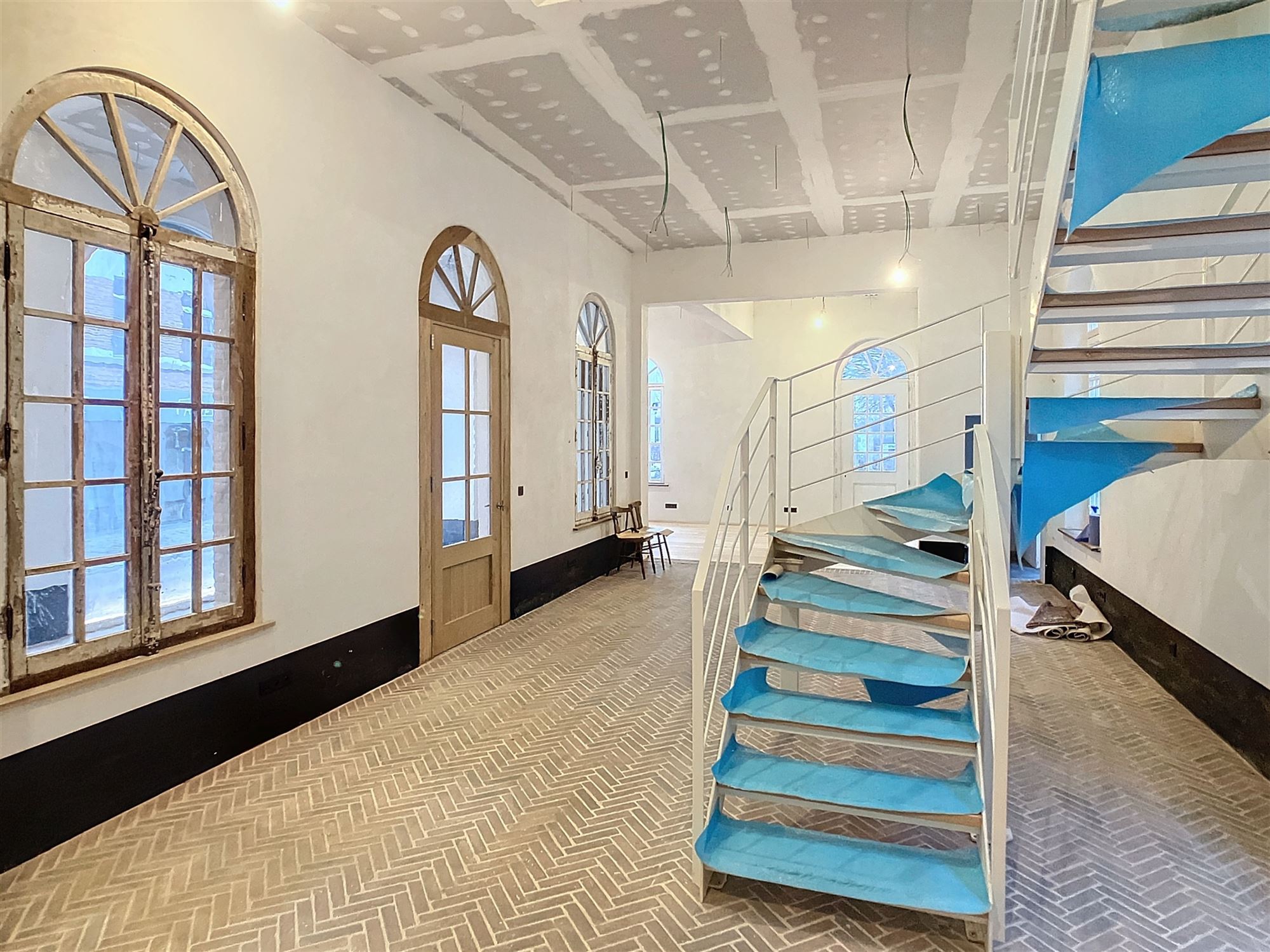 Unieke kantoor- of commerciële ruimte/ POP-UP mogelijk (Huurprijs + 21 % btw). - foto 4