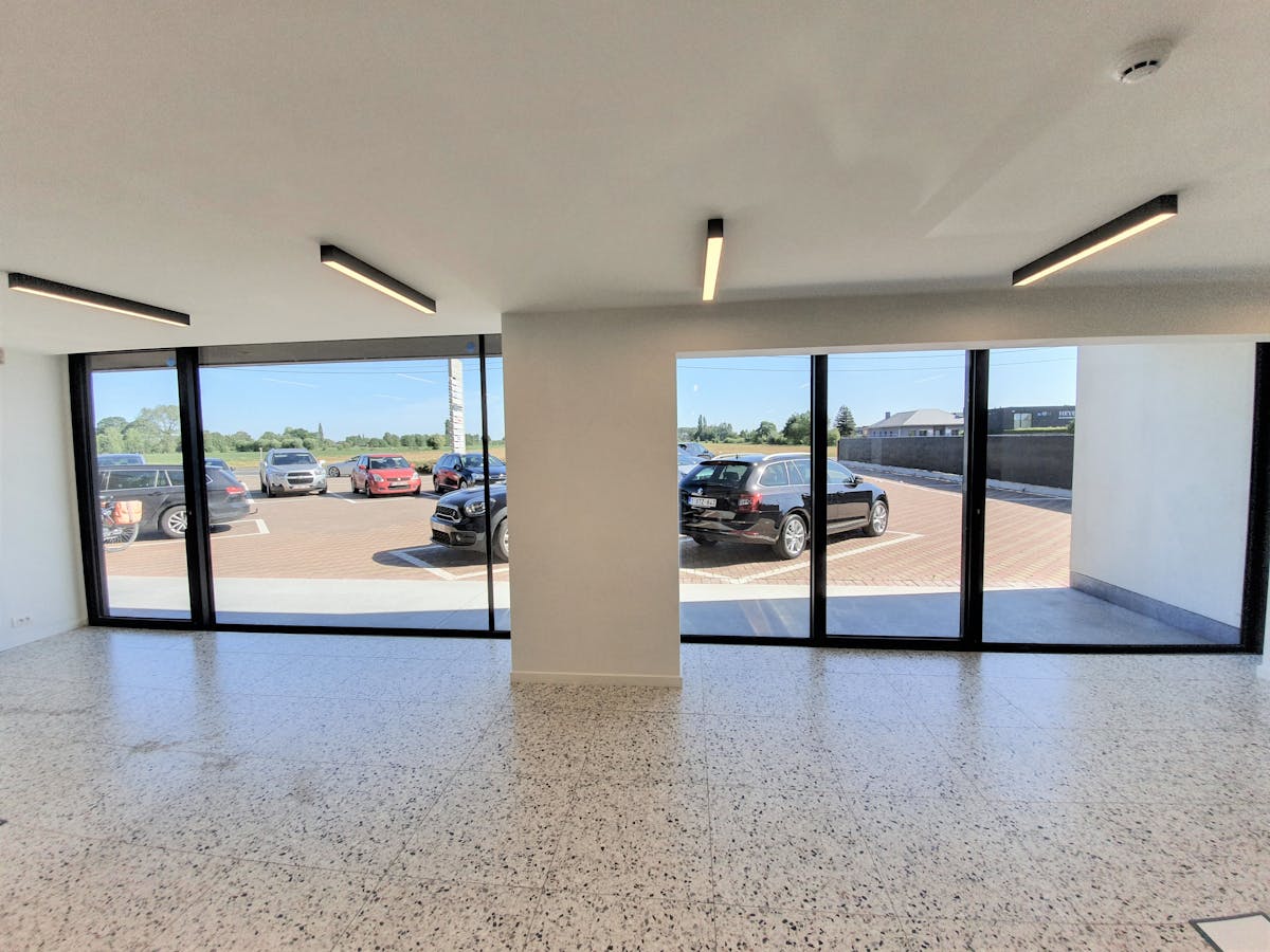 Bureaux (25-100 m²) à louer à Nazareth - photo 3