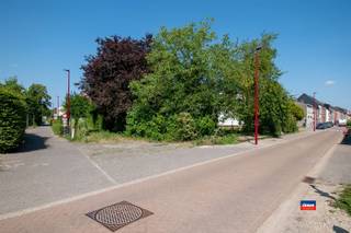 LINT | TERRAIN A BATIR D'UNE LARGEUR DE RUE DE 10,5m SUR UN TERRAIN TOTAL DE 449m² |POSSIBILITÉ DE CONSTRUIRE UN BÂTIMENT SEMI-OUVERT / ORIENTATION À...