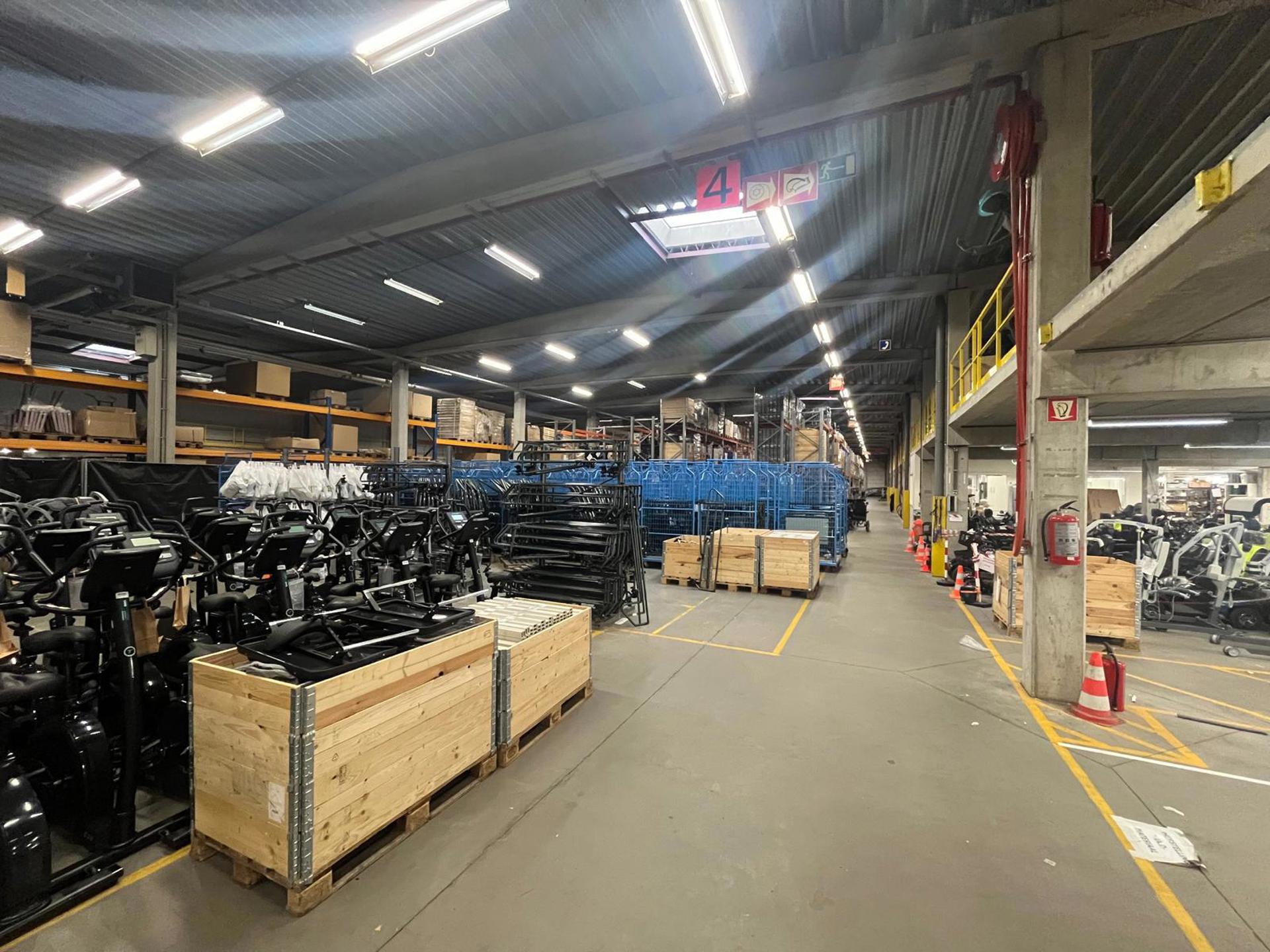 Mechelen langs de E19: magazijn 3.600m² met 2 loskades - foto 4