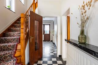 Charmante maison unifamiliale à proximité du parc de DilbeekVous êtes à la recherche d’une maison unifamiliale offrant de l’espace et du potentiel,...