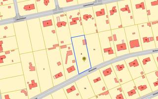 Bent u op zoek naar rust, privacy en de unieke sfeer van wonen in het groen? <br />Dit uitzonderlijk grote, bosrijke perceel van 3.219 m² ligt op een residentiële toplocatie in een goedgekeurd woonpark in Retie. <br />Hier bouwt u uw droomwoning te midden van volwassen bomen en de natuur, met tal van wandel- en fietsroutes vlakbij.<br />Bouwmogelijkheden &amp; Kenmerken:<br />Bestemming: <br />Geschikt voor een royale open bebouwing.<br />Volume: <br />Maximaal twee bouwlagen plus een dakverdieping.<br />Afmetingen: <br />Een indrukwekkende straatbreedte van 36 meter en een diepte van ca. 90 meter.<br />Omgeving: <br />Een prachtig bosrijk perceel dat onmiddellijk een gevoel van rust en privacy biedt.<br />Oriëntatie: <br />Noordgericht. Dankzij de unieke diepte van ca. 90 meter geniet u achterin de tuin de hele dag van de zon, terwijl de bomen en de oriëntatie zorgen voor natuurlijke koelte rondom de woning.<br />Ligging: <br />Gelegen in een officieel goedgekeurde verkaveling.<br />De volledige verkavelingsvoorschriften zijn op eenvoudig verzoek verkrijgbaar via ons kantoor. <br />Neem vandaag nog contact op voor meer informatie of een bezoek ter plaatse!