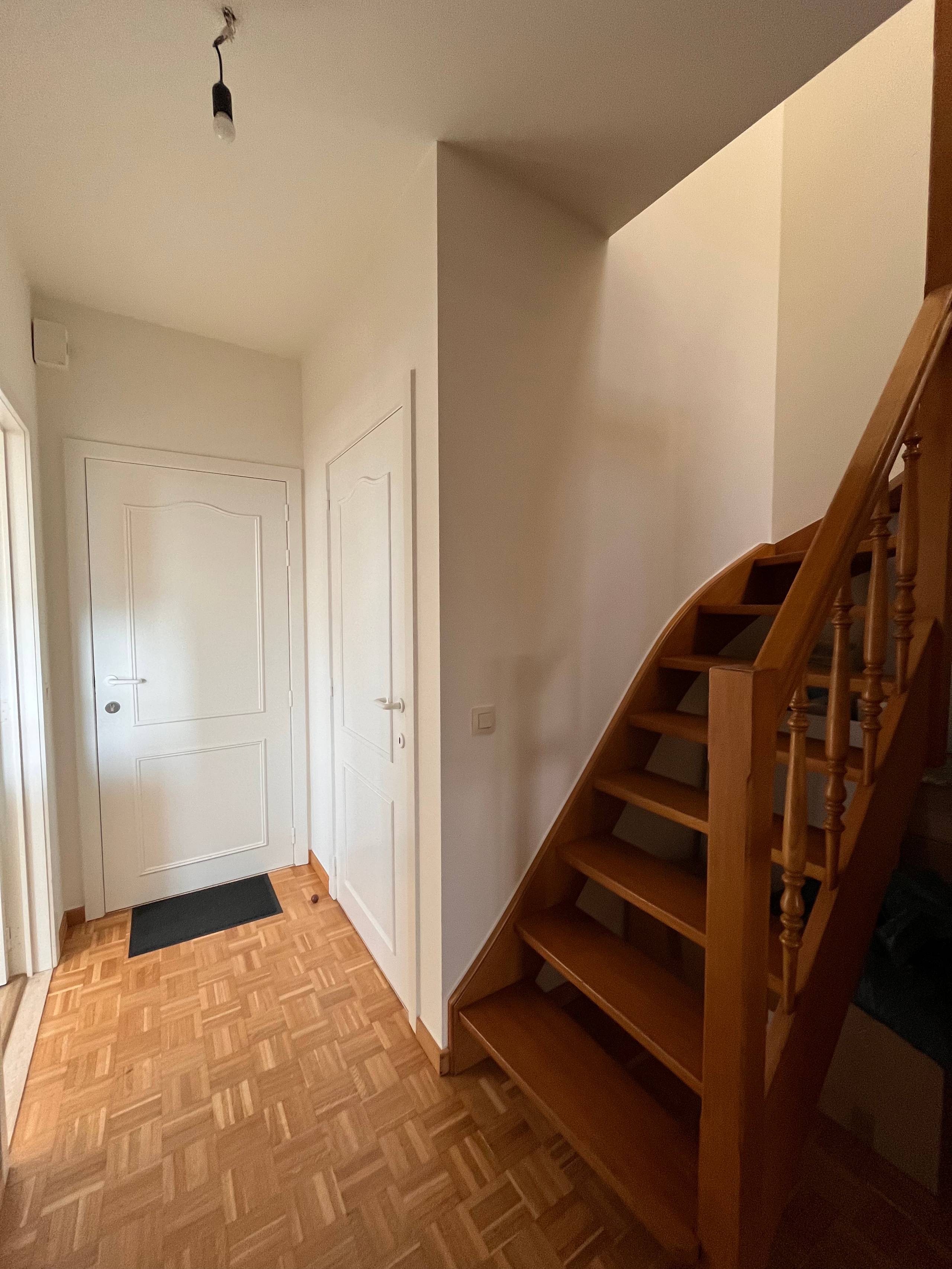 Zeer gunstig gelegen, instapklaar en ruim duplex-appartement - foto 3