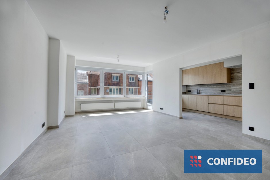 Luxueus, volledig gerenoveerd appartement met 3 slaapkamers, autostaanplaats en kelder - foto 1