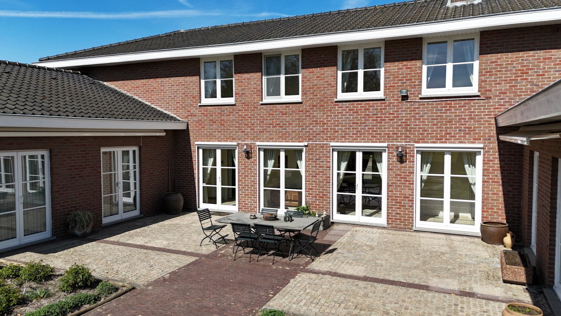 Tijdloze, stijlvolle villa met parktuin op toplocatie. - foto 4