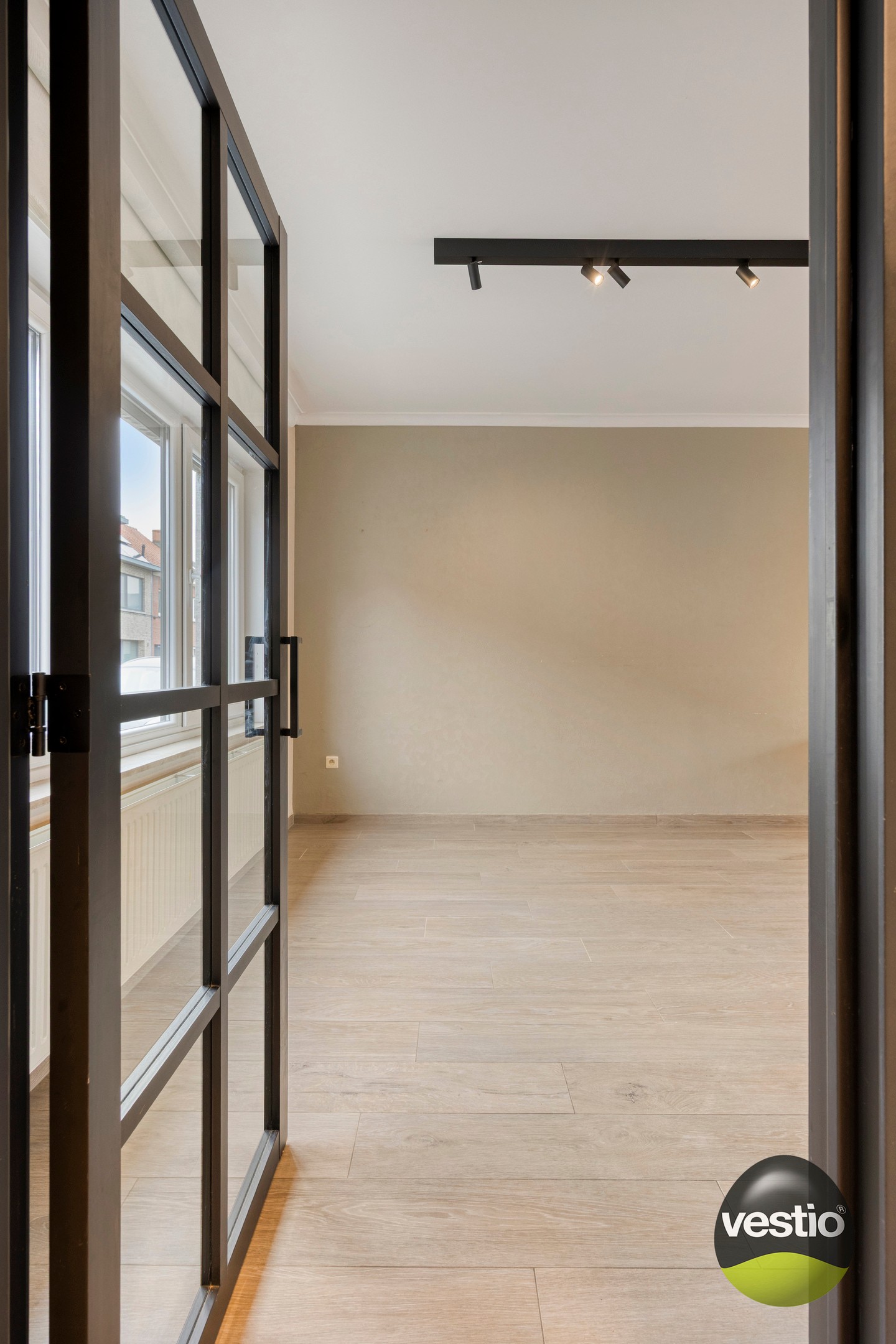 Charmante, gerenoveerde stadswoning met 4 slaapkamers en grote stadstuin. - foto 3