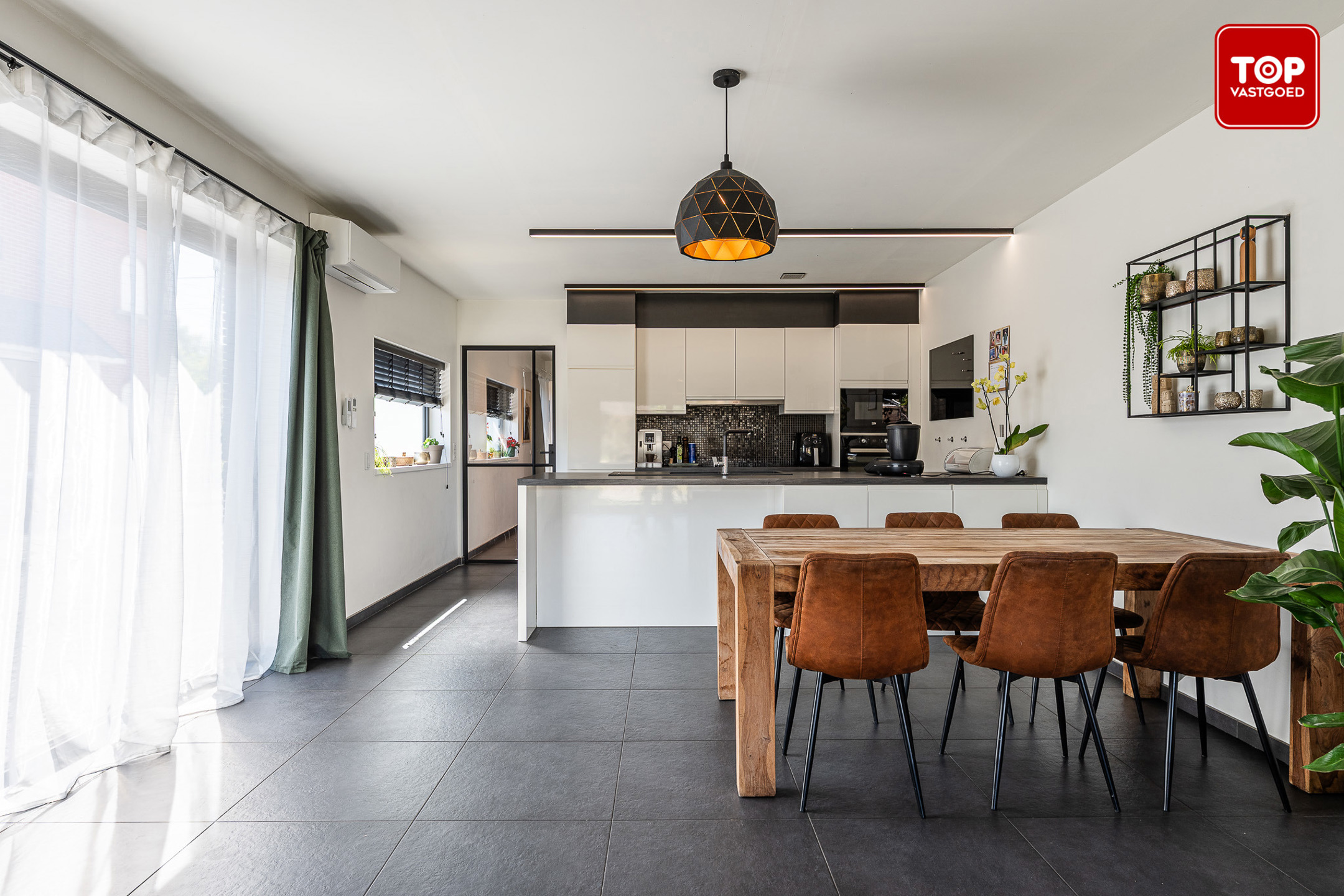 Prachtig gerenoveerde woning met 3 slaapkamers. - foto 5