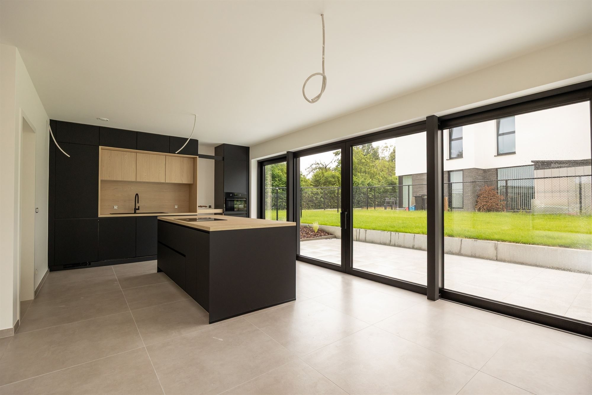 BEN-woning in open bebouwing met 4 kamers, carport en tuin - foto 4