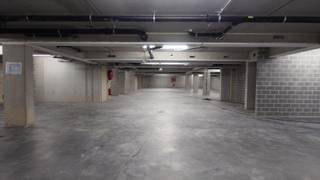 Ondergrondse autostaanplaats te huur in het centrum van Sint-Kruis (Residentie De Oude Post). Op een boogscheut van de ring van...