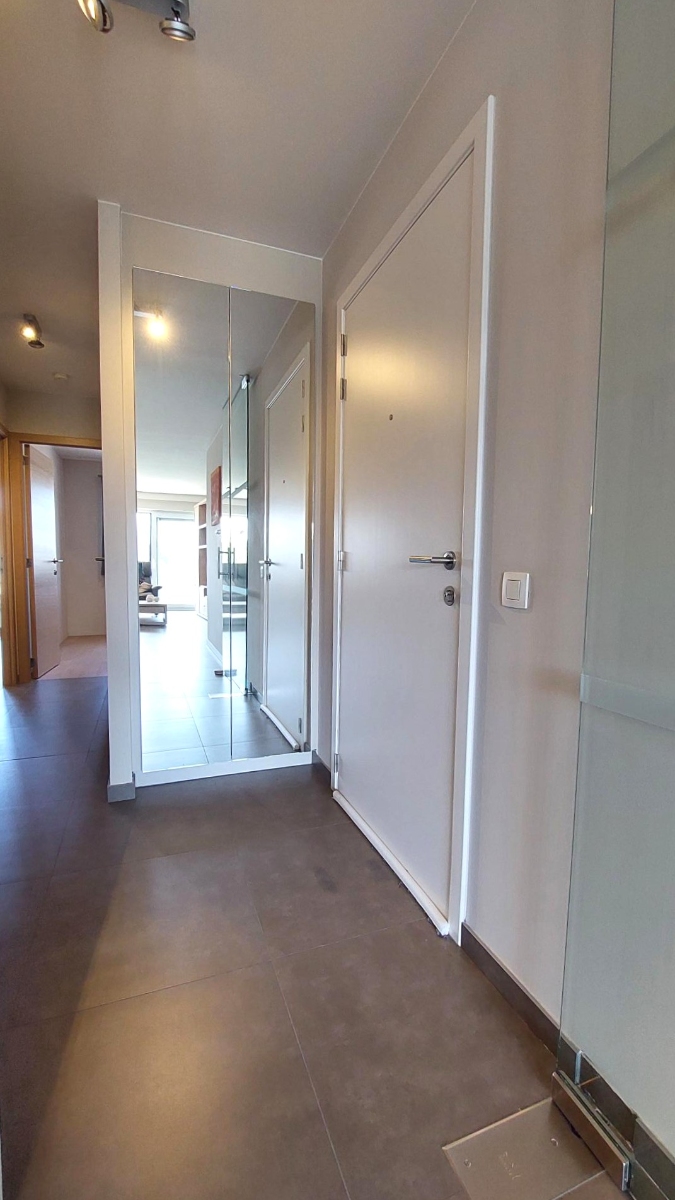 Prachtig appartement met 2 kamers, zonneterras, balkon en parkingplaats te Bredene - photo 4