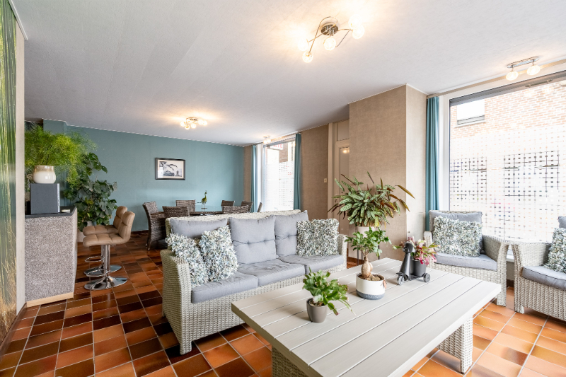 Woning met brede oprit en dubbele garage - photo 5