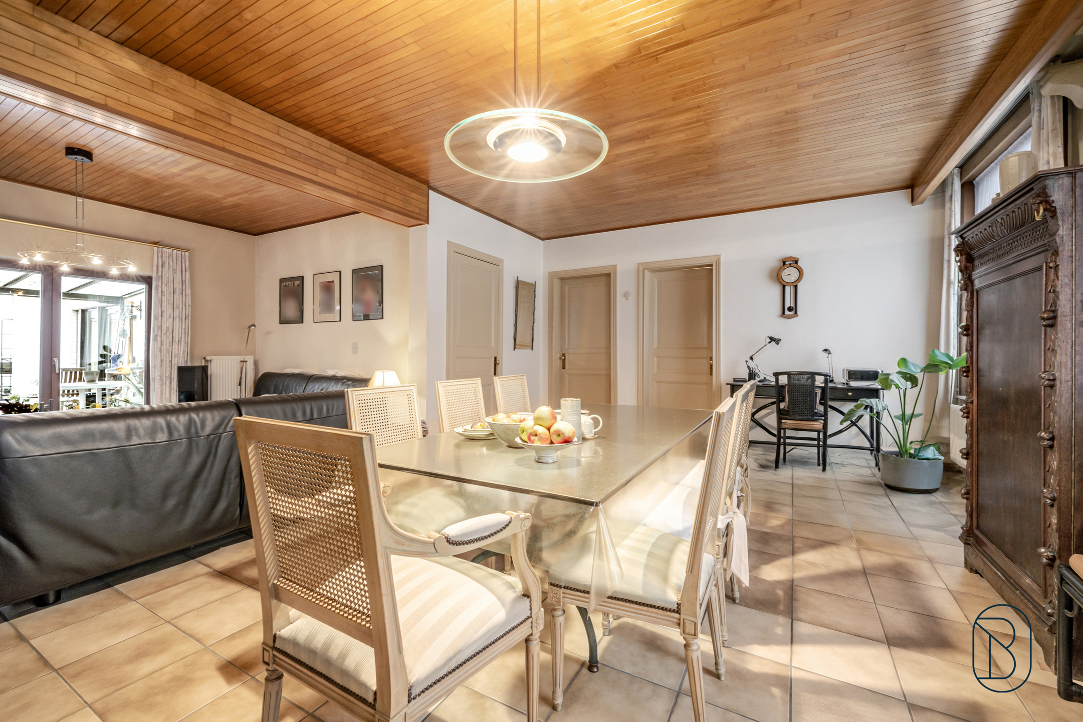 Grote woning (5 slk) met uitweg achteraan, en zonnepanelen.  - foto 5