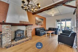 RUIME GEZINSWONING MET 7 SLPKS + 2 BADKAMERS NABIJ DE NEDERLANDSE GRENS ! <br /><br />We vinden deze gesloten woning met een bewoonbare oppervlakte van 208 m² terug op een perceel van 3a 25ca in Smeermaas-Lanaken. <br /><br />Voor meer informatie, neem zeker een kijkje op onze website via de volgende link: <br />https://www.sterkvastgoedmakelaars.be/detail/te-koop-woning-lanaken/7630215?dosearch=True&flowstatus=ForSale,ForSaleReserved,ForSaleWithBid,ToCompleteForSale,SoldUnderReserve,Sold&pageindex=1&pagesize=12&searchpage=ForSale&sortdirection=DESC&sortfield=pub_flowstatus&transactiontype=Sale