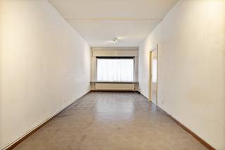 Are you looking for a home that you can completely renovate or refresh according to your own taste? With a solid basis and a practical layout, this...