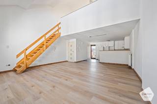 Op het gezellige Manitobaplein, op wandelafstand van het strand, het openbaar vervoer en de Grote Markt, bevindt zich dit aangename...